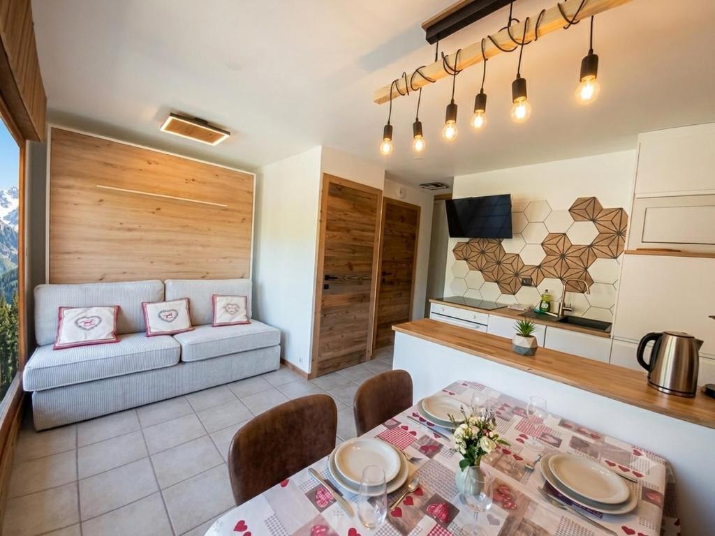 Cozy, village center, TMB Tour MontBlanc - 1