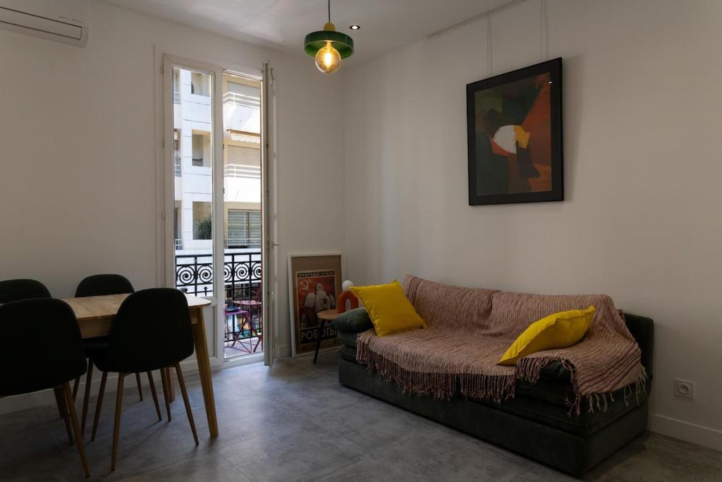Charming apartment in Juan Les Pins - 1