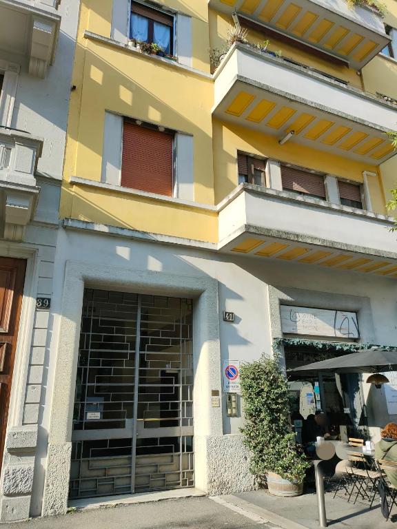 Isola Metro 20m Modern Balcony Arthome - 4