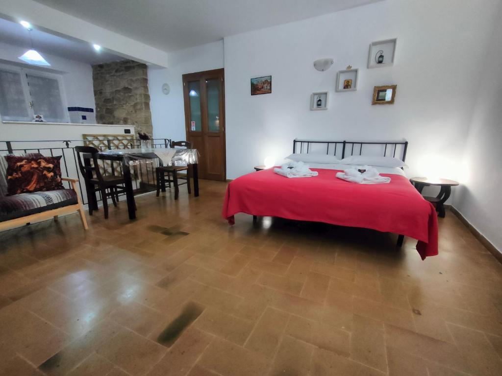 La Suite di Santa Chiara by MyAssisiSuite - Dormi in una Casa del '400 - 125 mq, RARO PIANO TERRA - 3 Veri Letti Matrimoniali, Zero Divani Letto - LIVE CHECK-IN, No Key Box, 3 Real Beds, Jacuzzi - Mówimy po polsku - 5