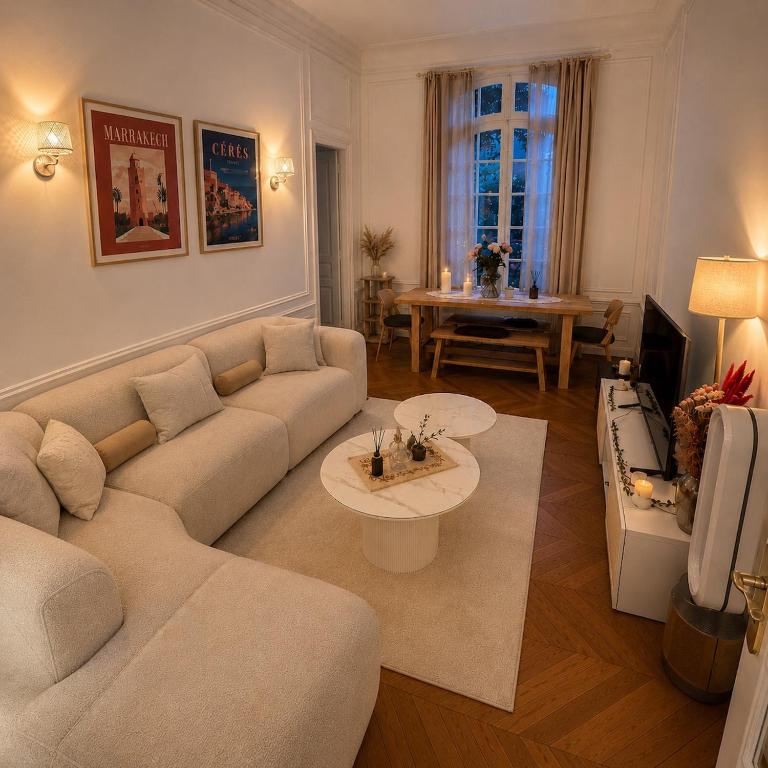 Elegant 2 Bedroom Apartment Arc de Triomphe - 1