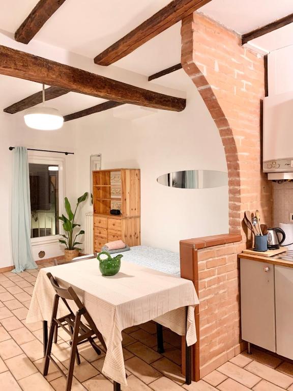 The Brick Wall - Bologna Center Residence - 1