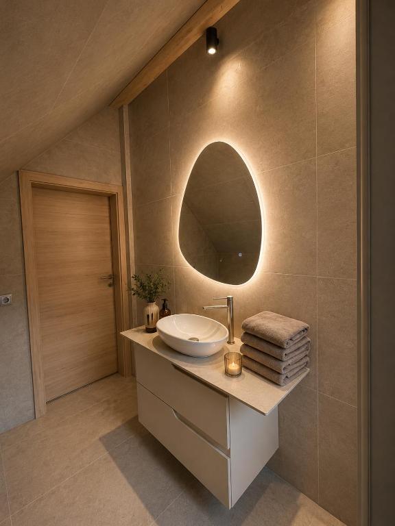 Book-A-Room Salzburg Garden or Balcony Stay - 2 bedroom - air conditioning & free parking - 2