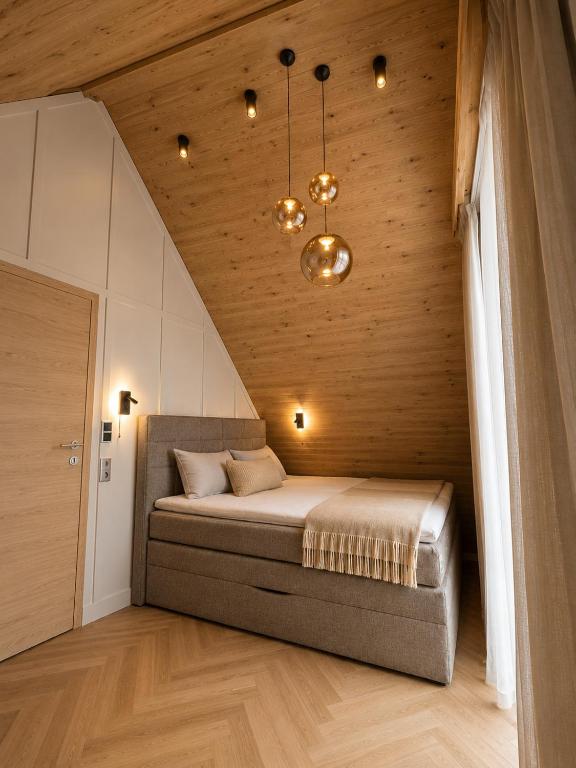 Book-A-Room Salzburg Garden or Balcony Stay - 2 bedroom - air conditioning & free parking - 4