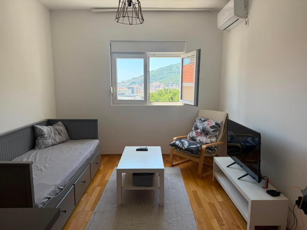 Pretty Apartment Budva for Single Stay - 2