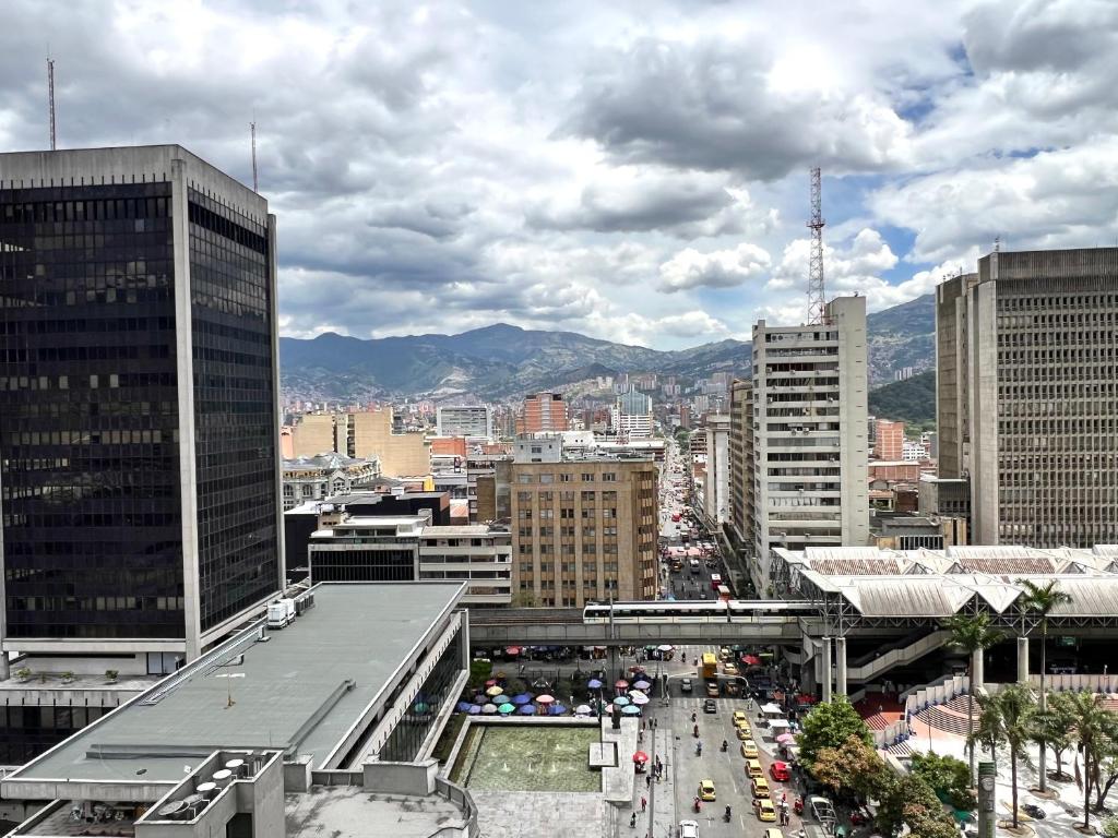 Apartaloft Premium Vista a la Ciudad y al Metro Parque Berrío - 1