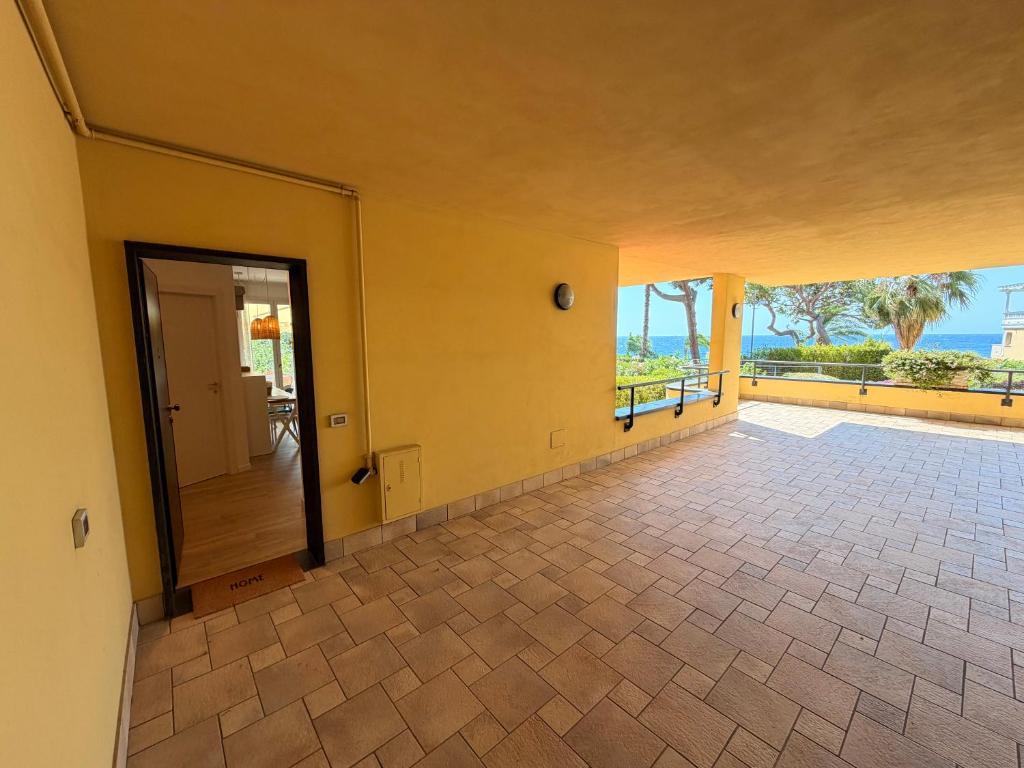 sea view apartartment - swimming p - car park - bikes - 3