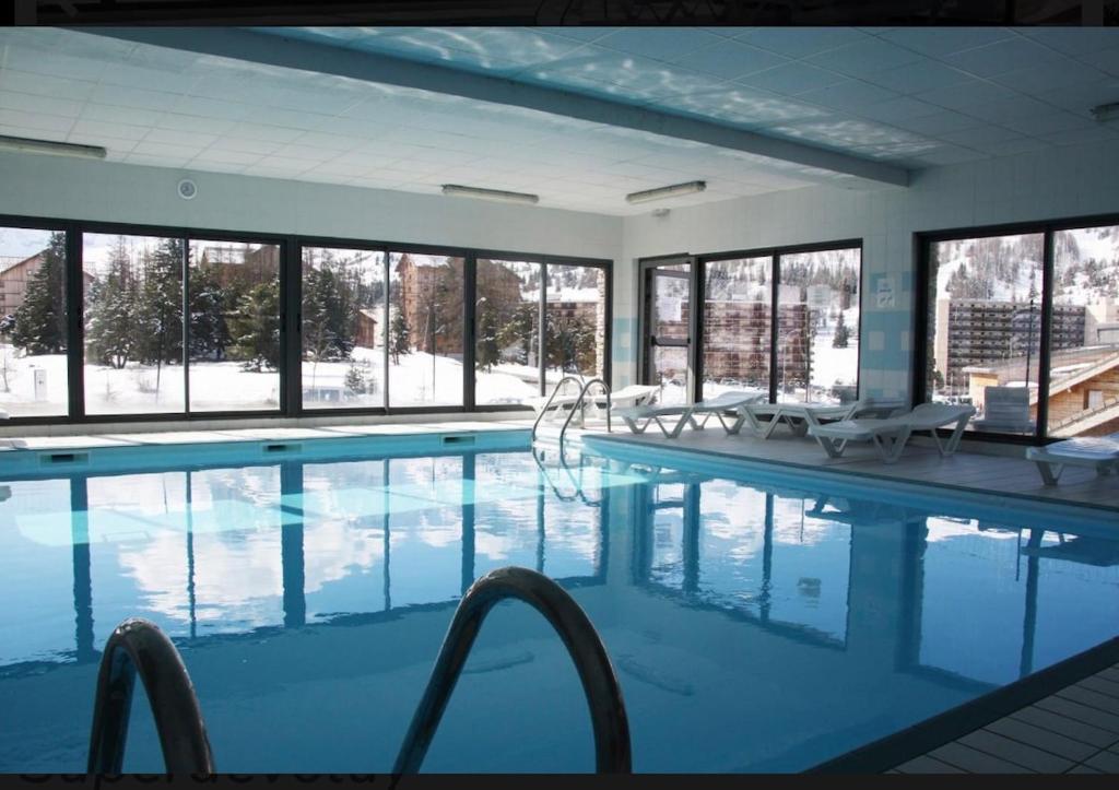 Appartement au Super Dévoluy avec Piscine chauffée et Sauna - 2