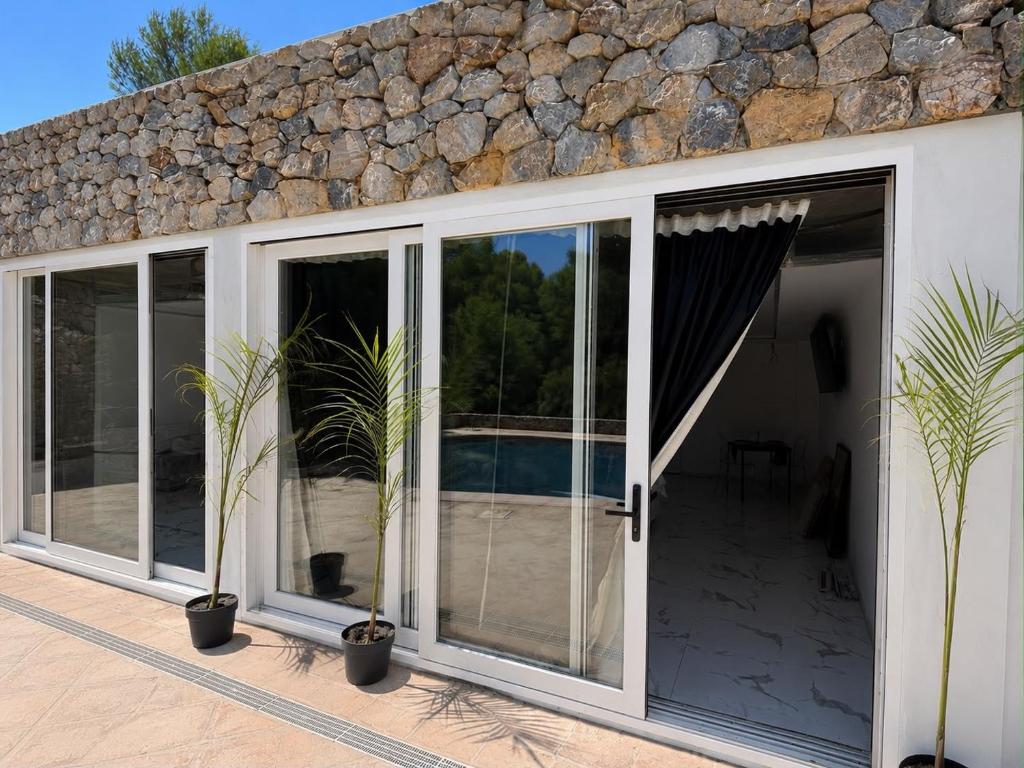 Sea View Studio new renovated with terace and free parking Next to the Beach Carmenes del Mar - 2