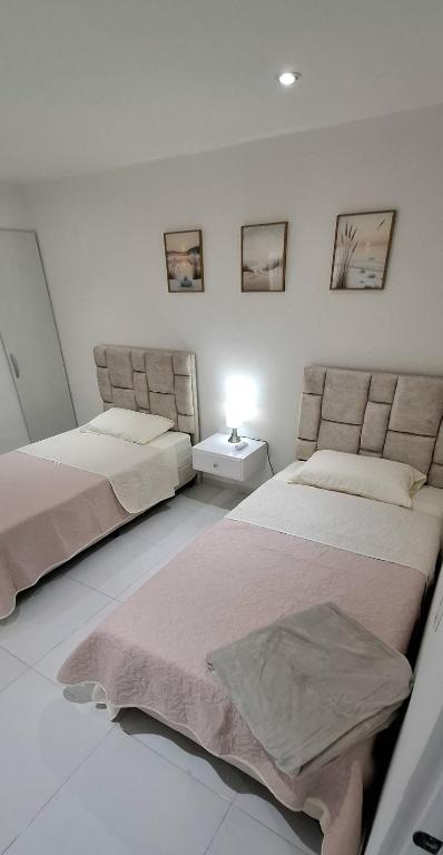 Modern Apartment, 5 Min airport, 10 Min Old Town - 4