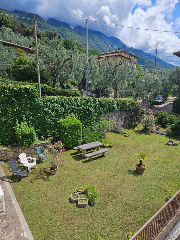 Panoramic Garden with Lake View Studio - 4