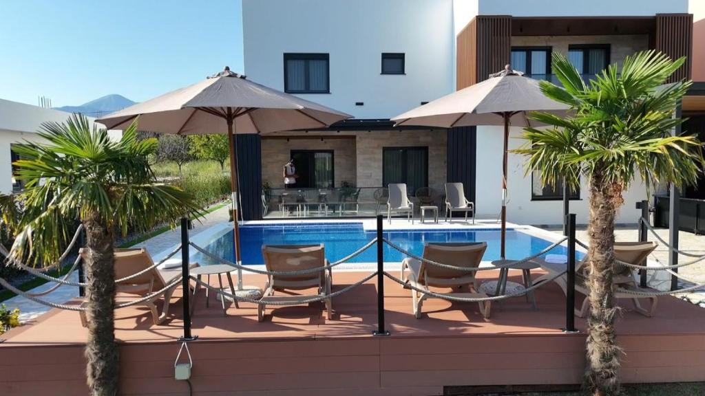 Luxury Villa Bar - 5