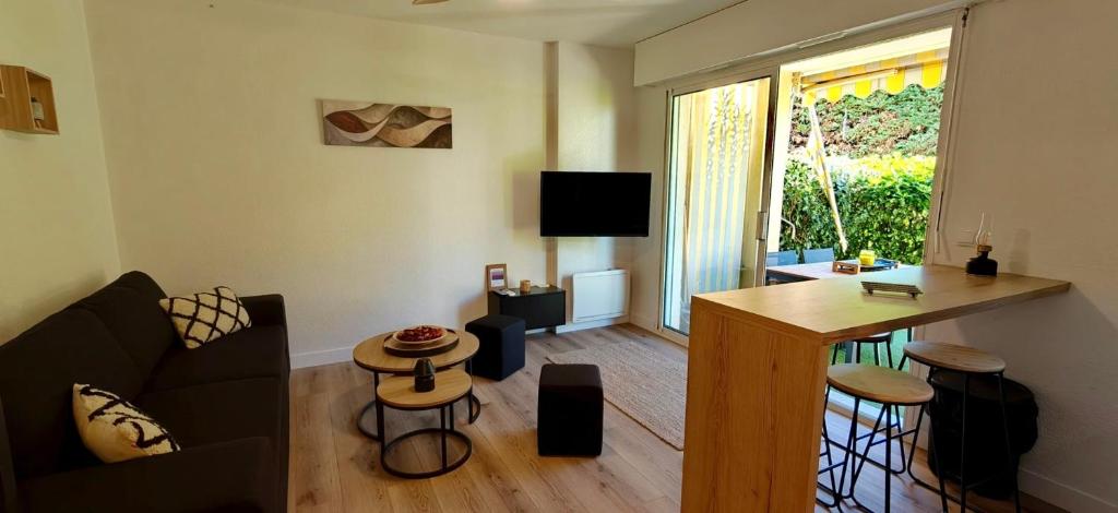 T2 150m from the beach - 3