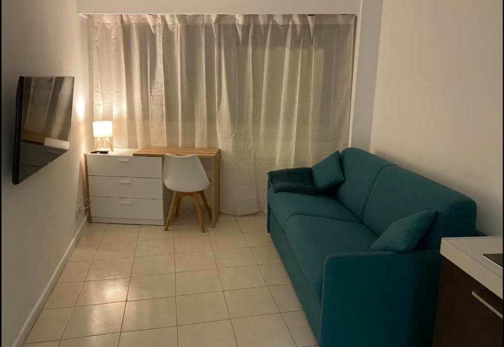 A modern studio recently renovated, 7 min to beach - 3