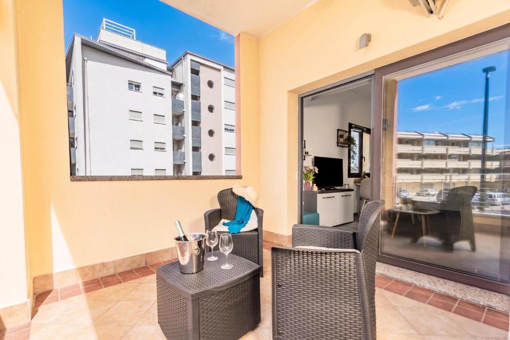 Always Traveling Near The City Center - Happy Rentals - 2