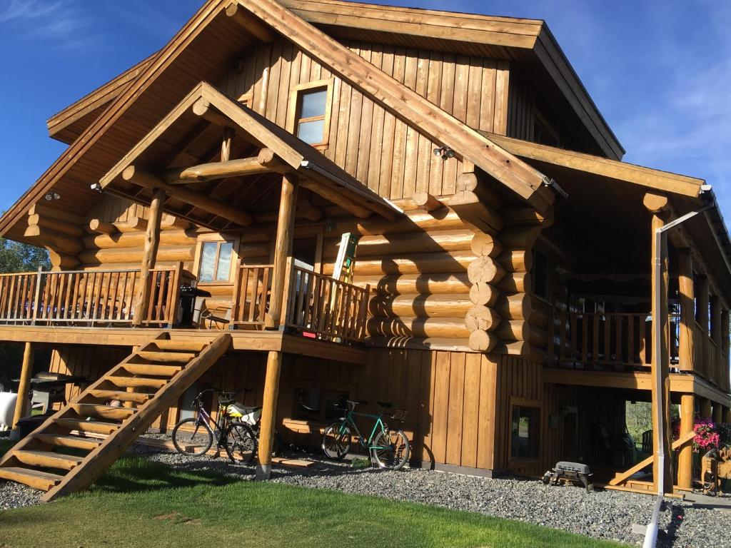 Sawing Logzz Cabin, Copper Center