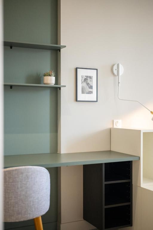 Elegant Apartment with Air Conditioning and Terrace - 5
