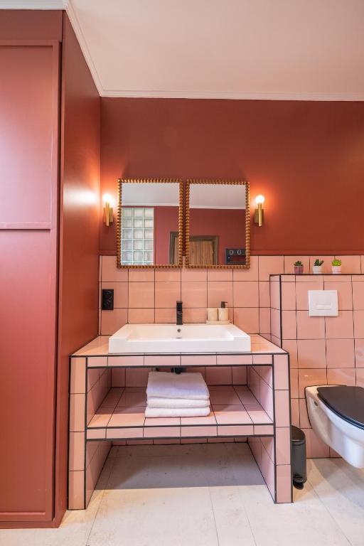 EVA Suite - 4
