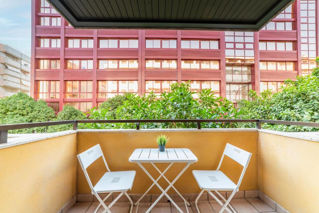 Home2Book Sevilla Terrace & Pool Apt - 1