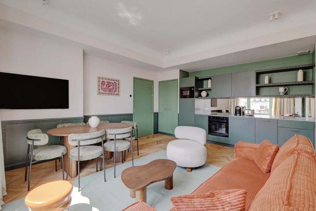 A Breathtaking 2-BR2Ba - 2