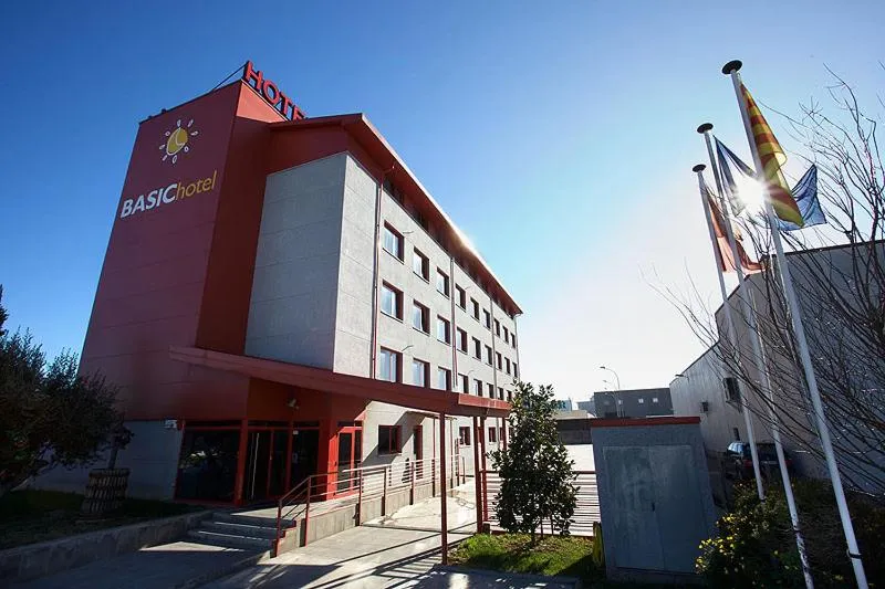 Hotel Basic, hotel in Vilafranca del Penedès