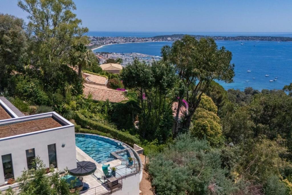 REF 2198 - Super Cannes - Luxueuse villa vue mer à louer - 3