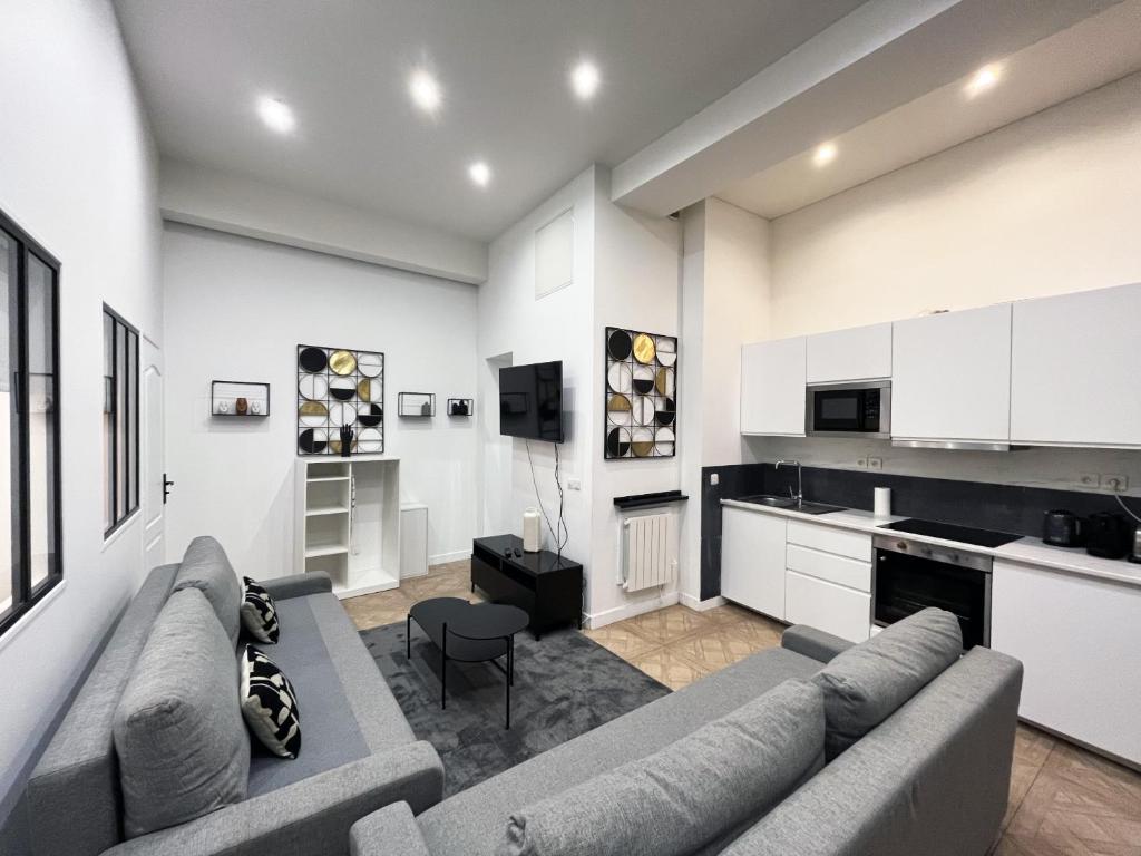 UrbanFlat 66 - 3 bedroom Flat in center of Paris - 2