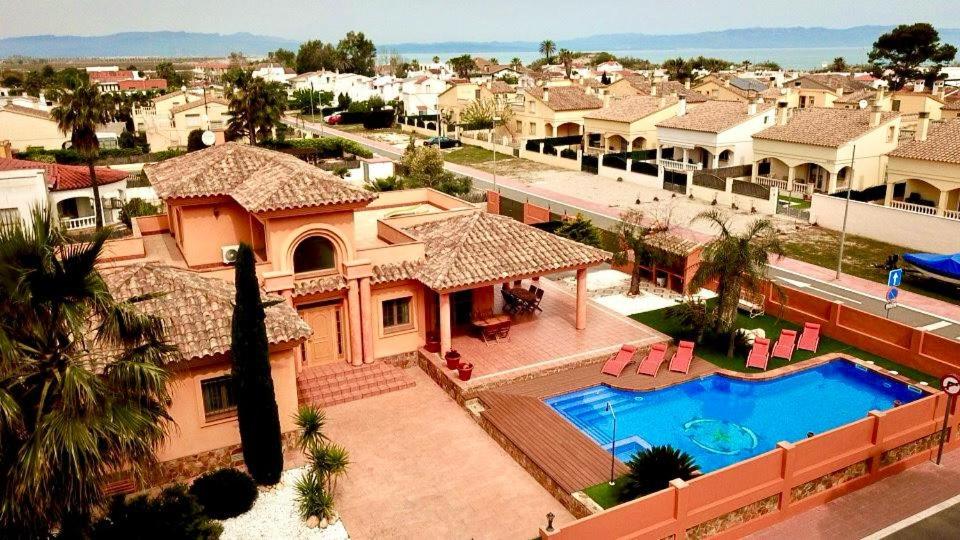 Villa Elena - 1