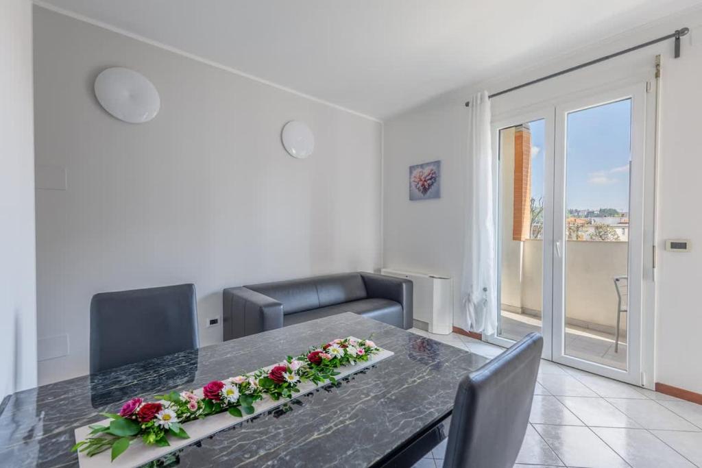 Lumina - Sunny Como Flat with Balcony - 4