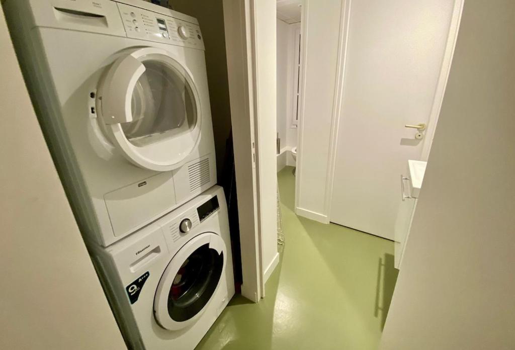 Cosy spacious apartment with AC - 4