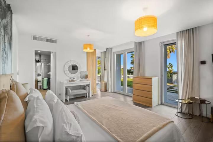 Super Cannes, 6-bedroom villa, sea view - 4