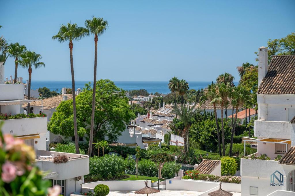 Luxury 2BR Apartment near Puerto Banús w Sea Views - 3