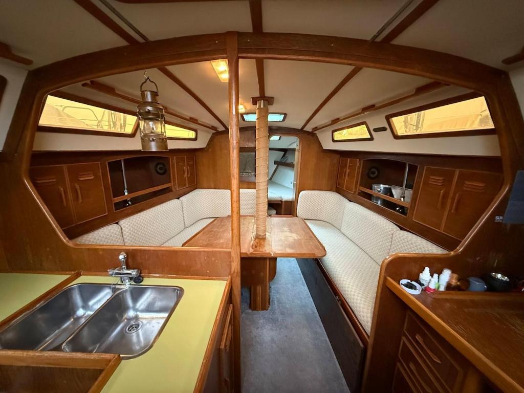 Fully equipped sailing boat & exploring zodiac - 3