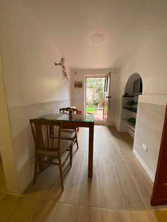 Nice mini suite, quiet and central - 3