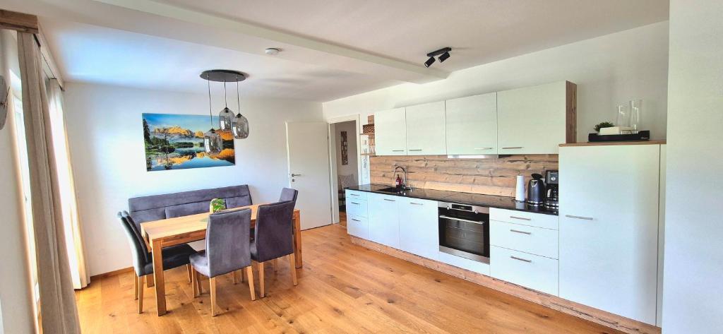 Apartments Neundlinger - Penthouse Ski & Nature - 3