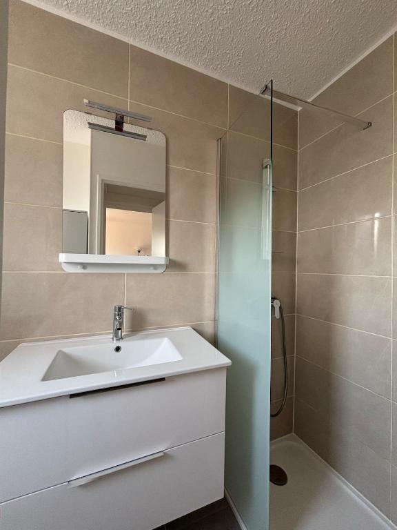 Studio climatisé, Terrasse, Parking privé, 10min à pied Port Fréjus - 5