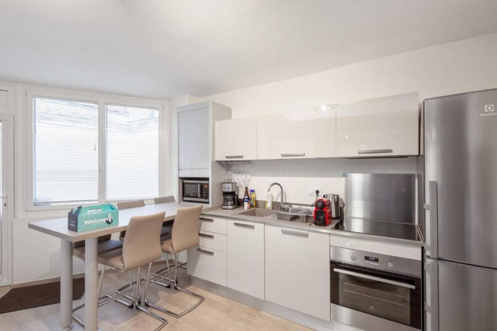 Beautiful Modern Apartment for 4 near Bastille - 2