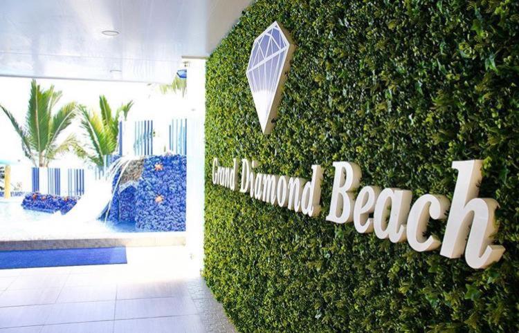 Grand Diamond Beach - Luxury Oceanfront Suite - 3