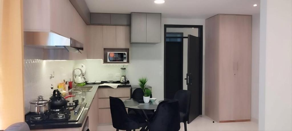 new and modern studio apartment - 5