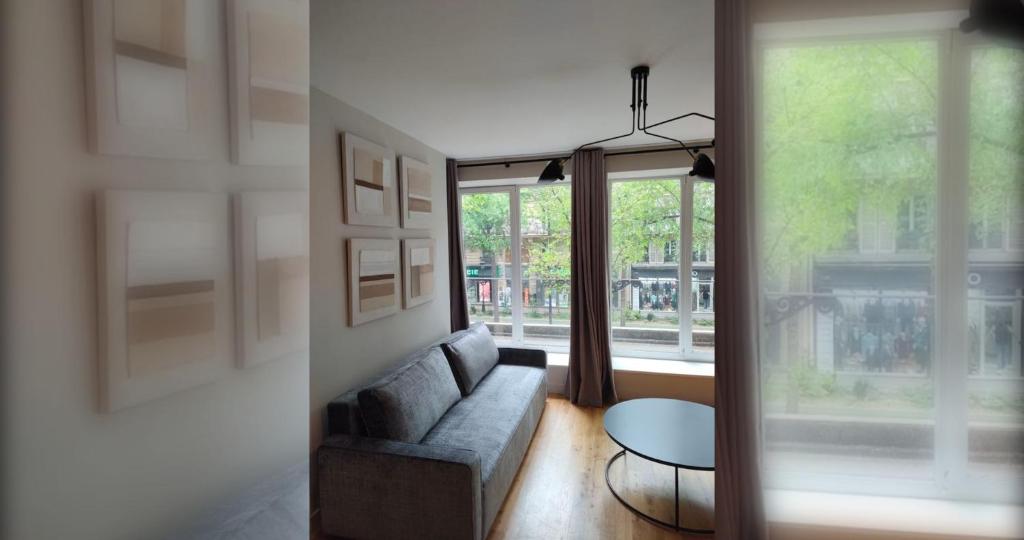 Beautiful Minimalist 1BD Apartment near Montmartre - 1
