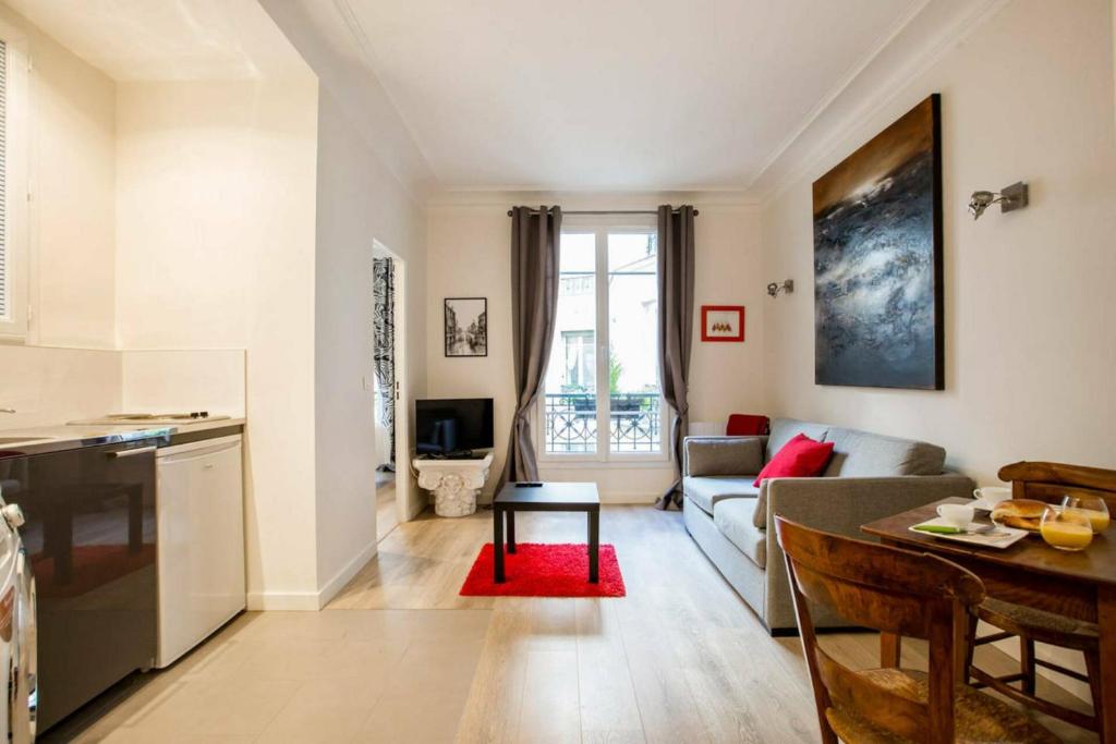 Modern arty flat close to Saint-Germain des Près - 1