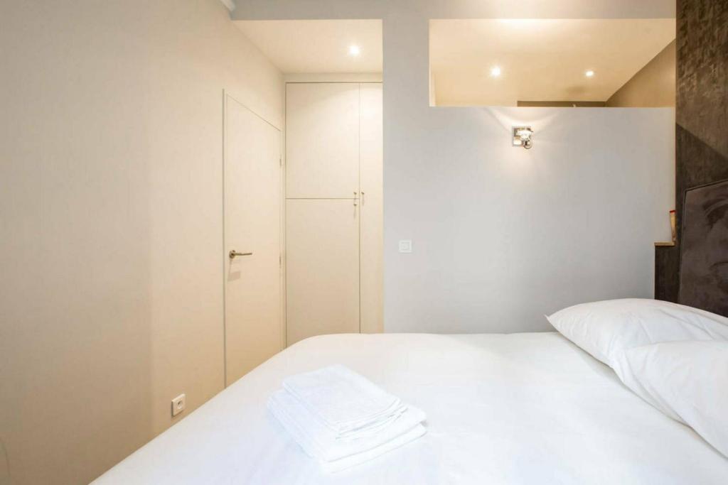 Modern arty flat close to Saint-Germain des Près - 4