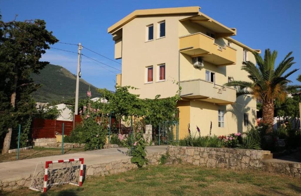 The Rustic Stone Residence - 2