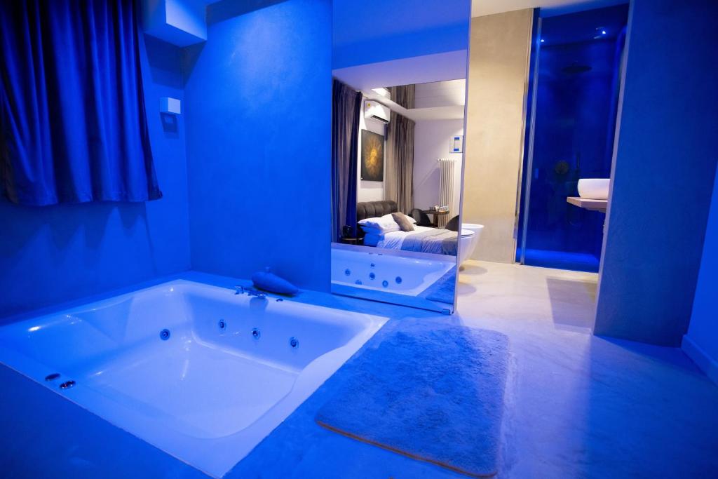 Four Luxury Suite - 4