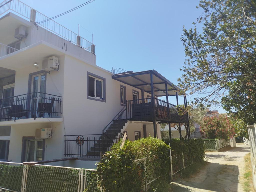 Pejovic Guest House - 1