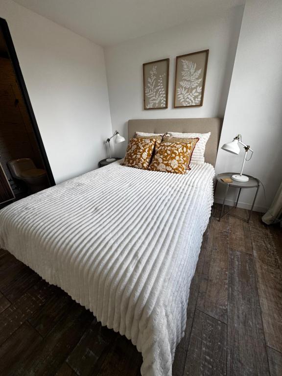 2205 Apartamento Poblado en la zona rosa de medellín - 2