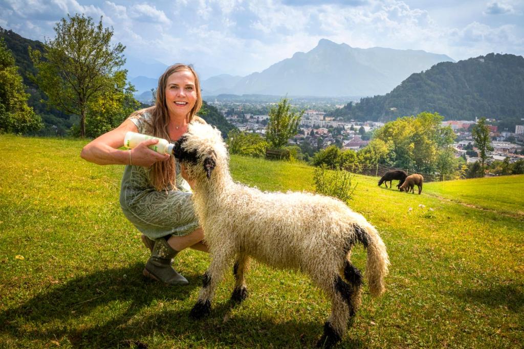 Stadtbauernhof Salzburg - Ferienwohnung - Gut Unterleithen - farm & the city - 4