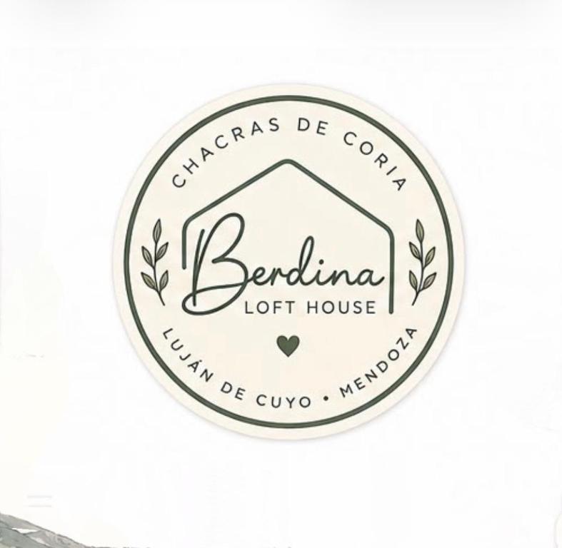 Chacras de Coria desde Berdina casa loft privada para 4 con jardín, parrilla y cochera a 5 min a pie de la plaza principal - 1