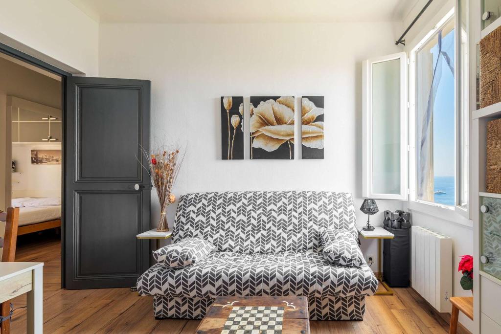 Cozy 1-bedroom apartment with stunning sea views - 3