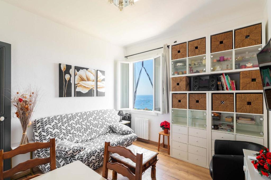 Cozy 1-bedroom apartment with stunning sea views - 1